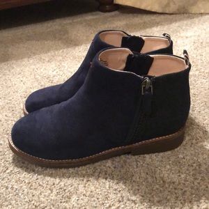 Navy suede girls ankle boot